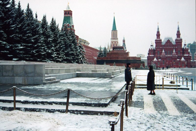 gal/Travelling/russia/moscow/moscowkremlinlenintomb.jpg